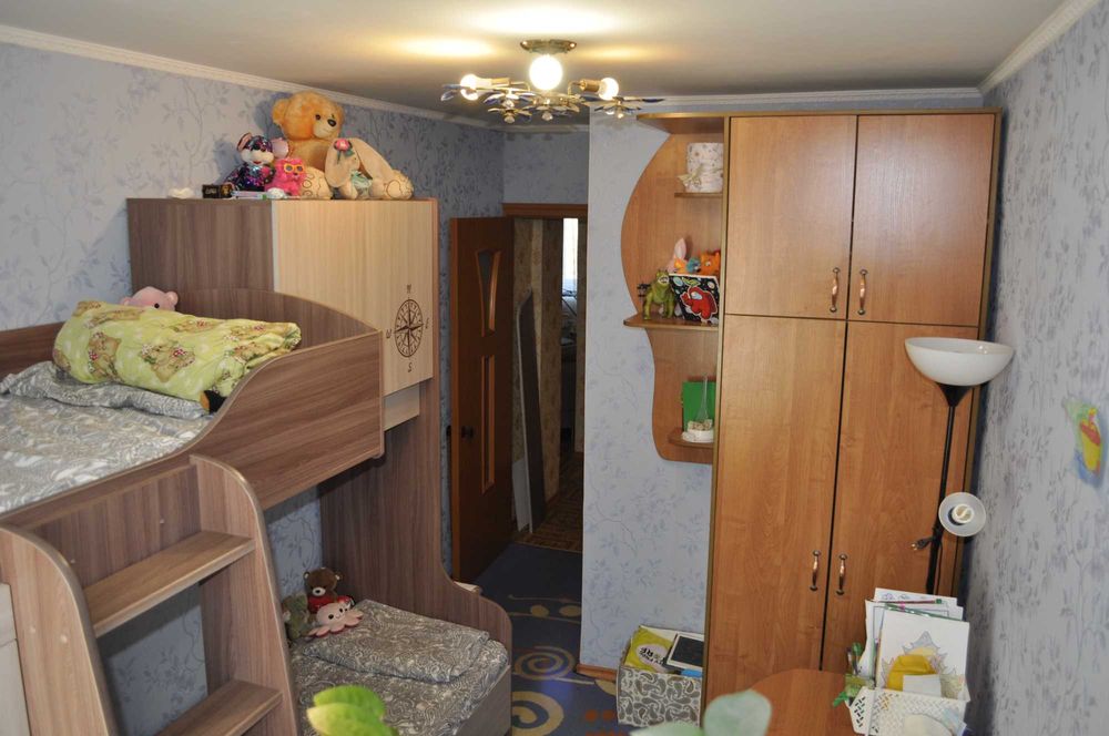 Продам 3-х комнатную мебелированную квартиру в центре, М.Горького 82