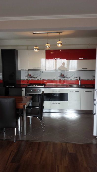 Inchiriez apartamant 2 camere - CENTRU