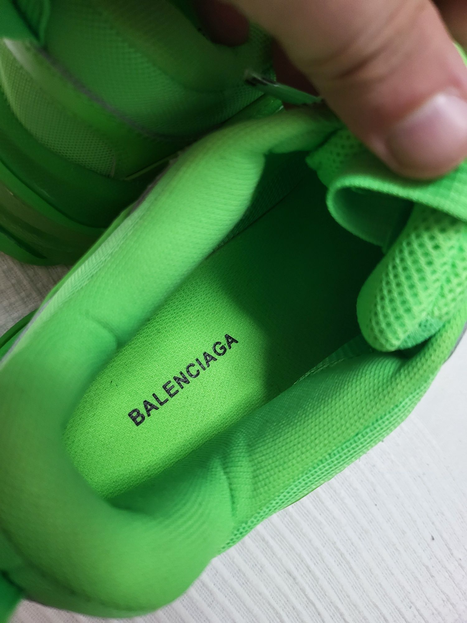 Balenciaga 44 ca și noi oferta