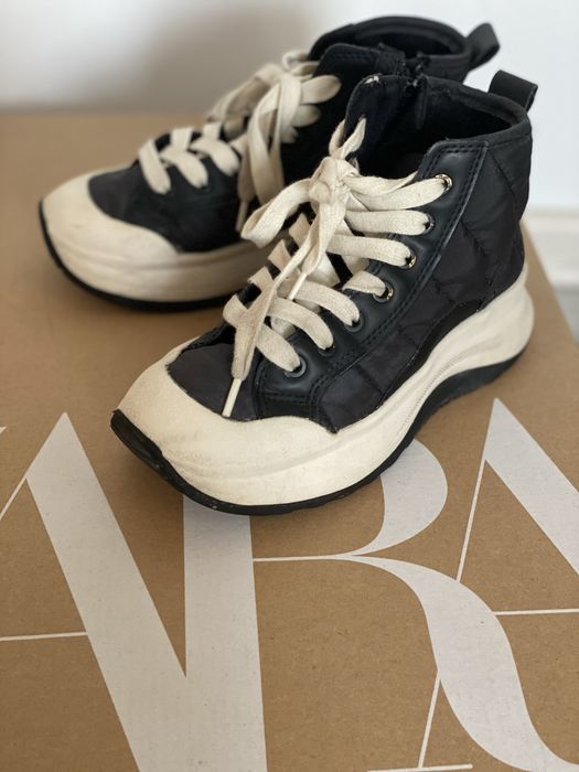 Ghetute fete, Zara, 32