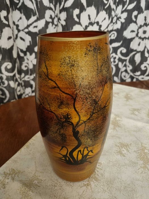 Vand vaza 22cm neutilizata, pictata manual la Suceava, model japonez