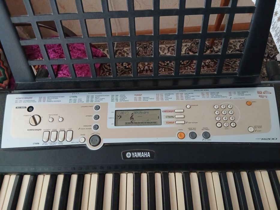 Продам синтезатор Yamaha.