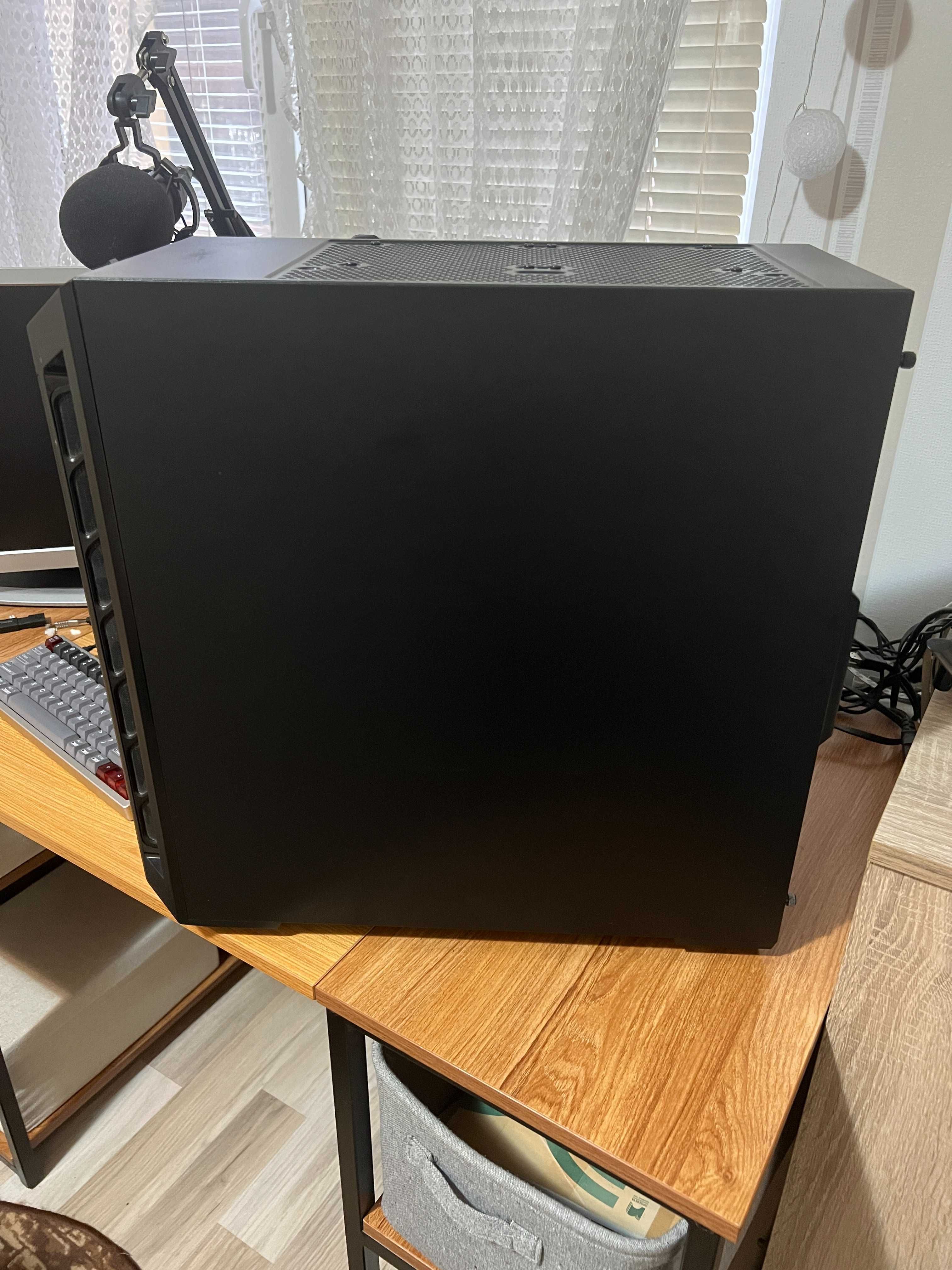 Геймърски компютър AMD Ryzen 7 7800X3D. RTX 4070 Ti, 32GB RAM