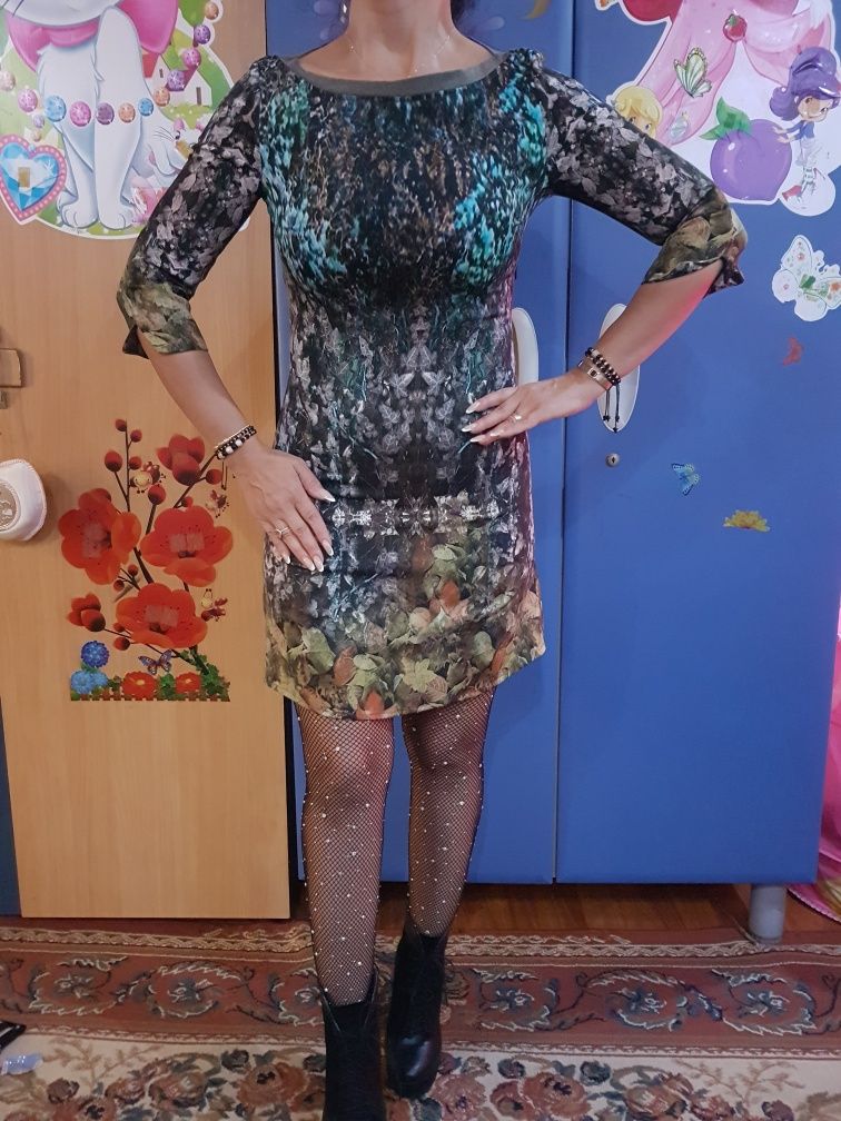 Rochie Motivi la doar 45 lei