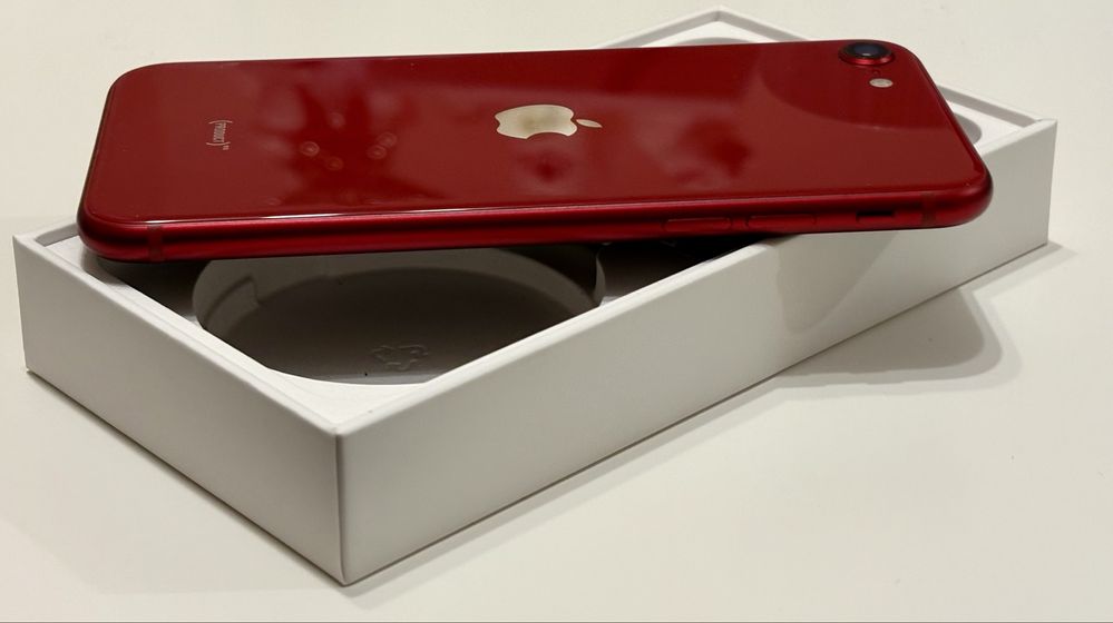 iphone SE 3rd Gen 2022 Product RED