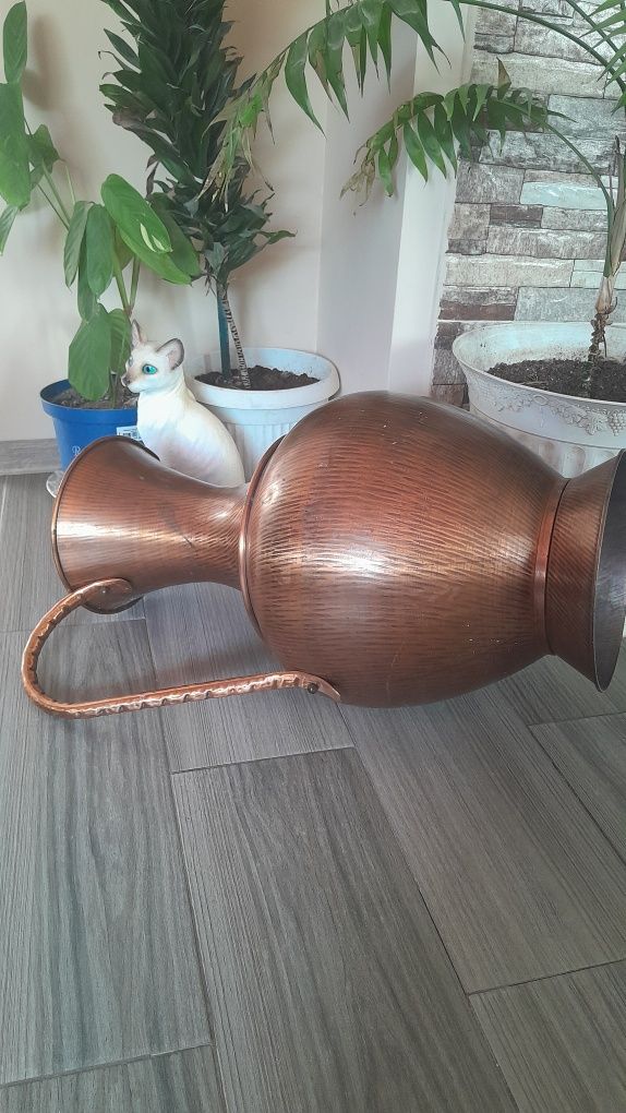 Голяма кована медна кана