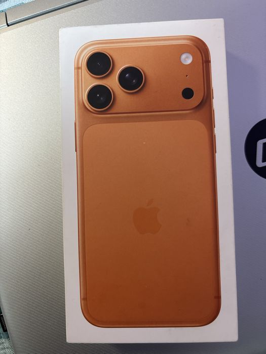 Apple iPhone 17 Pro Max 512Gb Cosmic Orange
