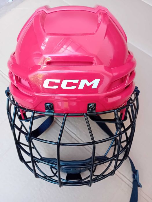 Warrior set echipament hockey casca  manusi haina. 700 lei