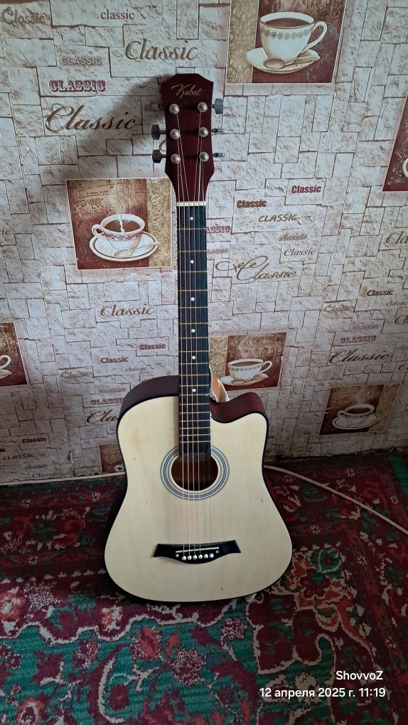 Gitara akusticheskiy