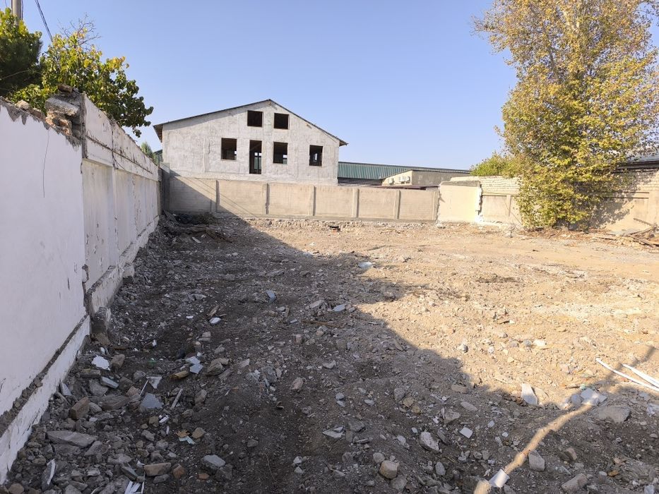 Продае́тся земля  фасад 70м на дл 25м в Яшнаабад районе,оp. пост тузел