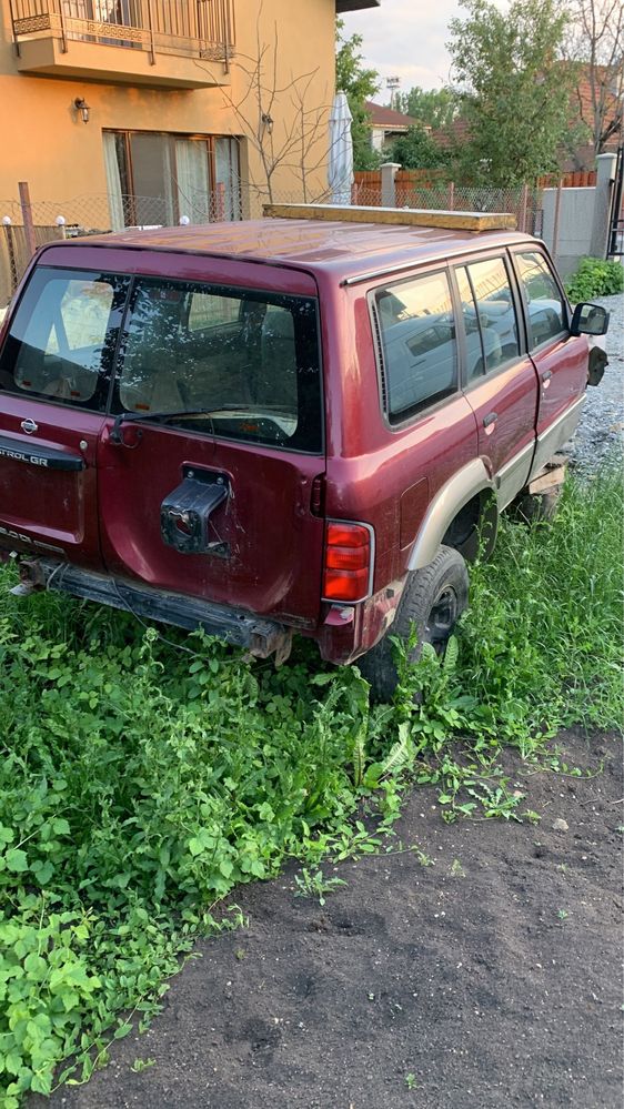 Dezmembraz nissan patrol y61