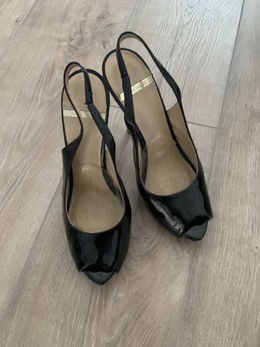 Високи обувки Guess