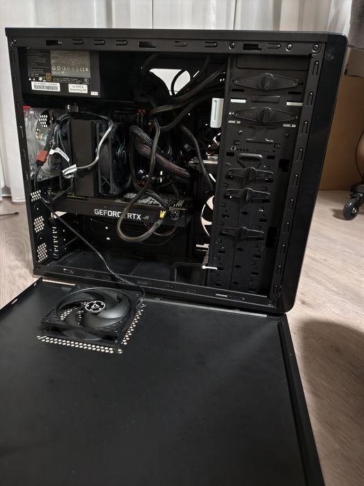 Гейминг конфигурация, i7, RTX 2080 super компютър, Монитор и периферия