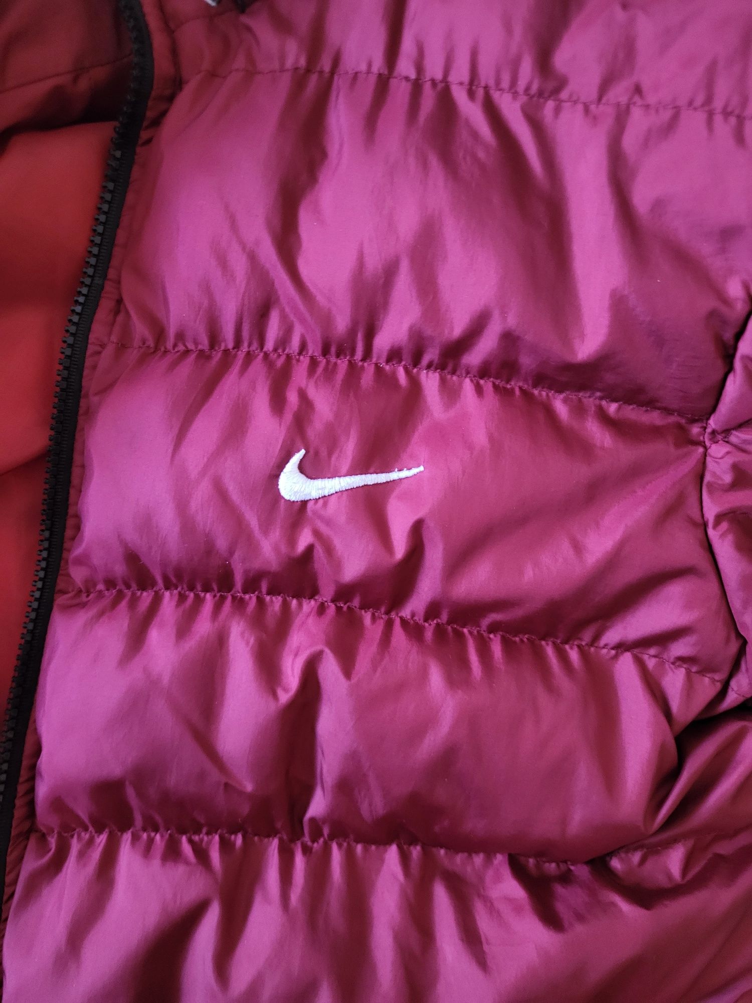 Червено яке на Nike M