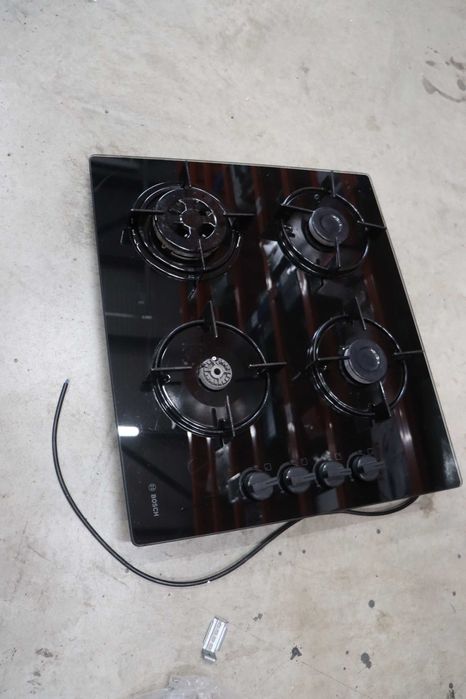 Вграден газов котлон Bosch POH6B6B10I, 4 горелки, стъкло, черен, 3300W
