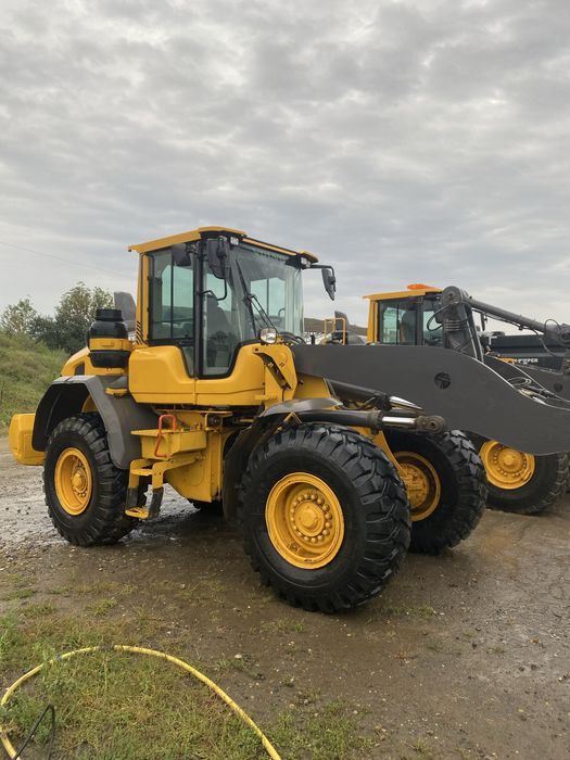 Vand sau inchiriez Incarcator frontal VOLVO L 70 H