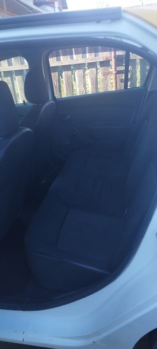 Vând Dacia logan