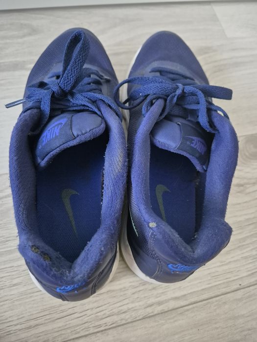 Nike air max invigor