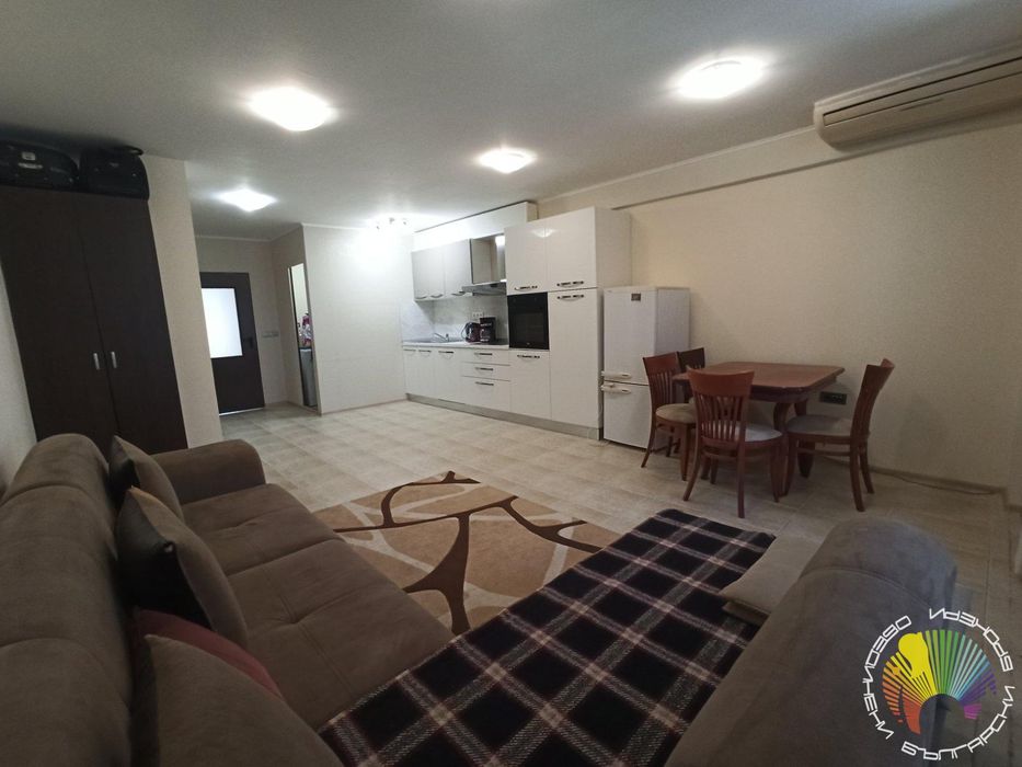 Дава се под наем Двустаен апартамент в Бургас, Център - 83 кв.м за 459 € - Снимка #2