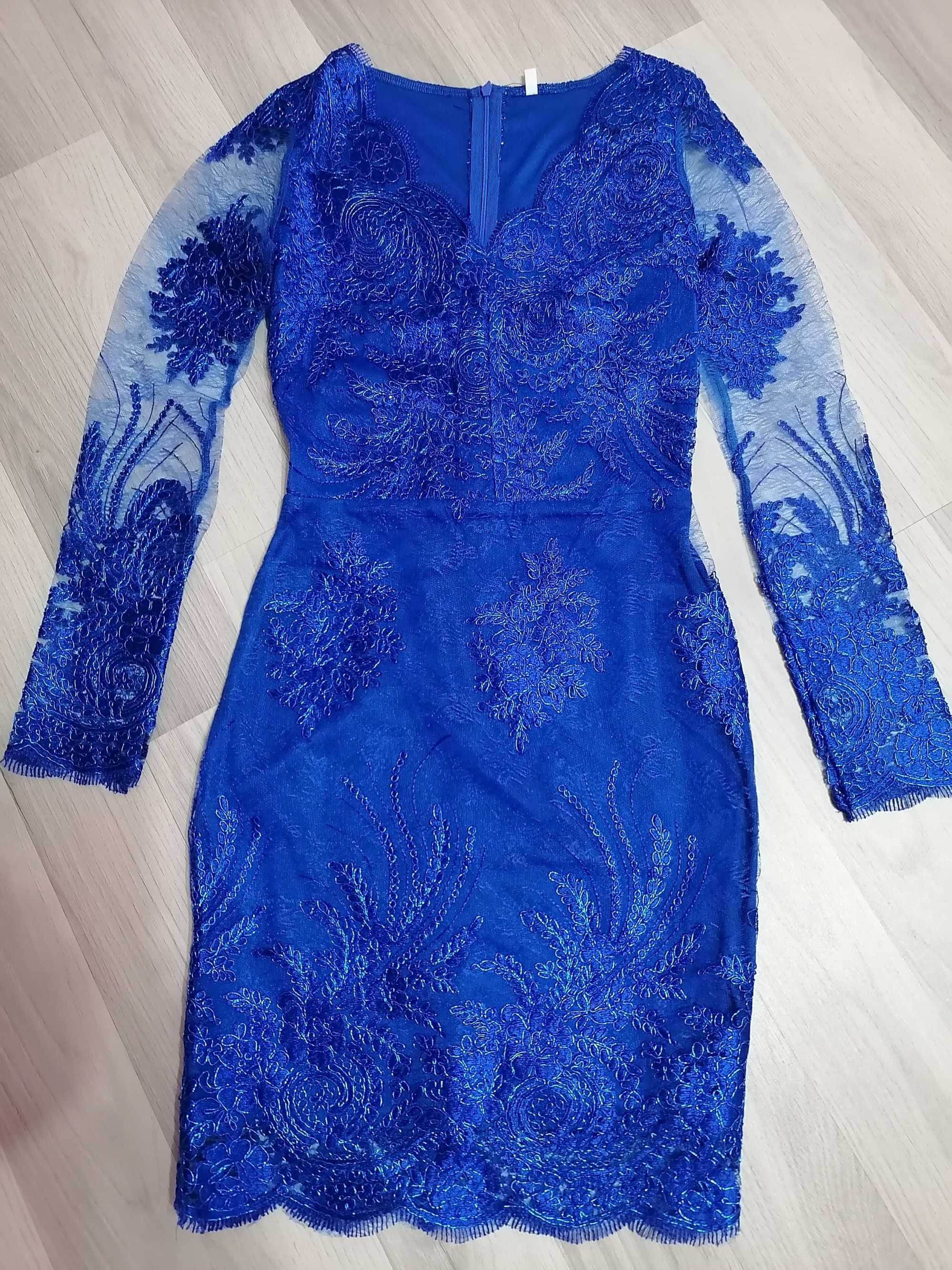 Rochie elegantă, cu broderie aplicată