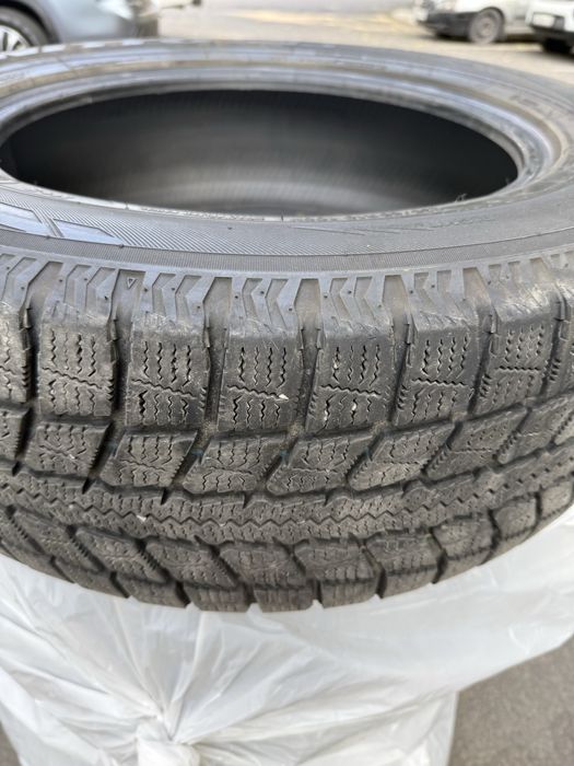 Продам зимние шины Nitto 235/65 R18