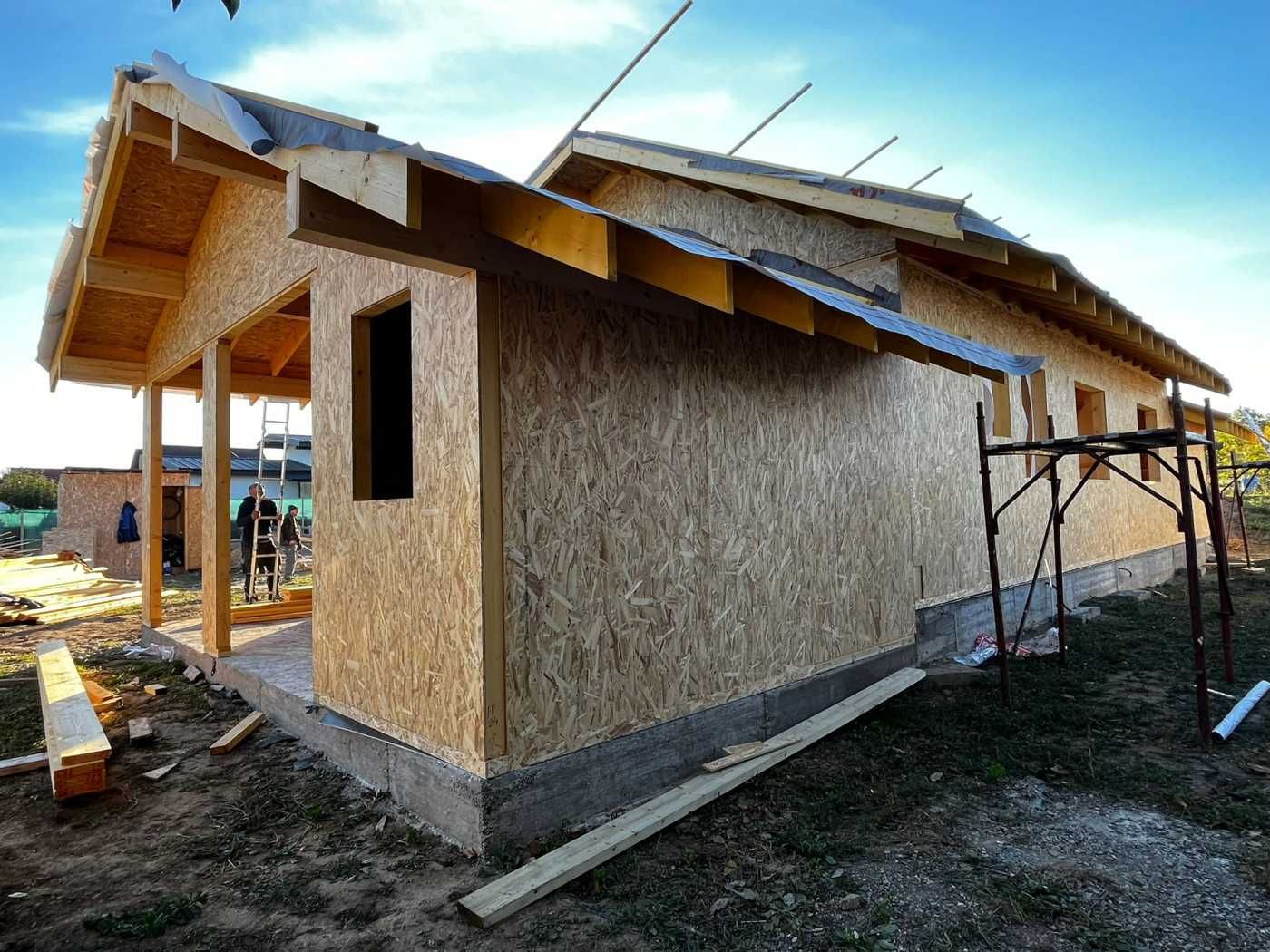 Cabana stil A Frame din lemn si casa din structura de lemn de vanzare