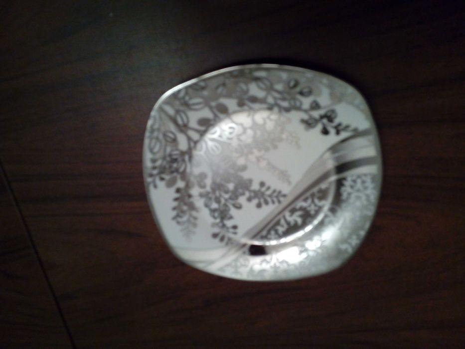 Декоративни чинии арт