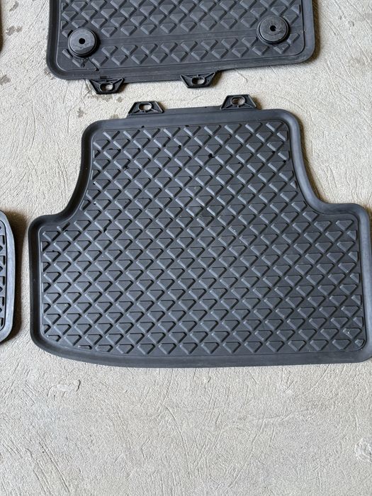 Covorase cauciuc originale VW Golf VII