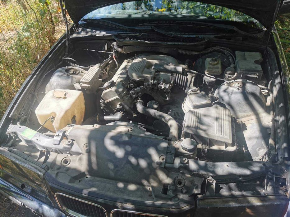 BMW Продава Хечбек