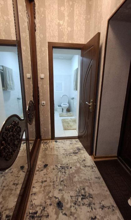 Срочна квартира сотилади сергели 6 А метро 2 чи бекат енида