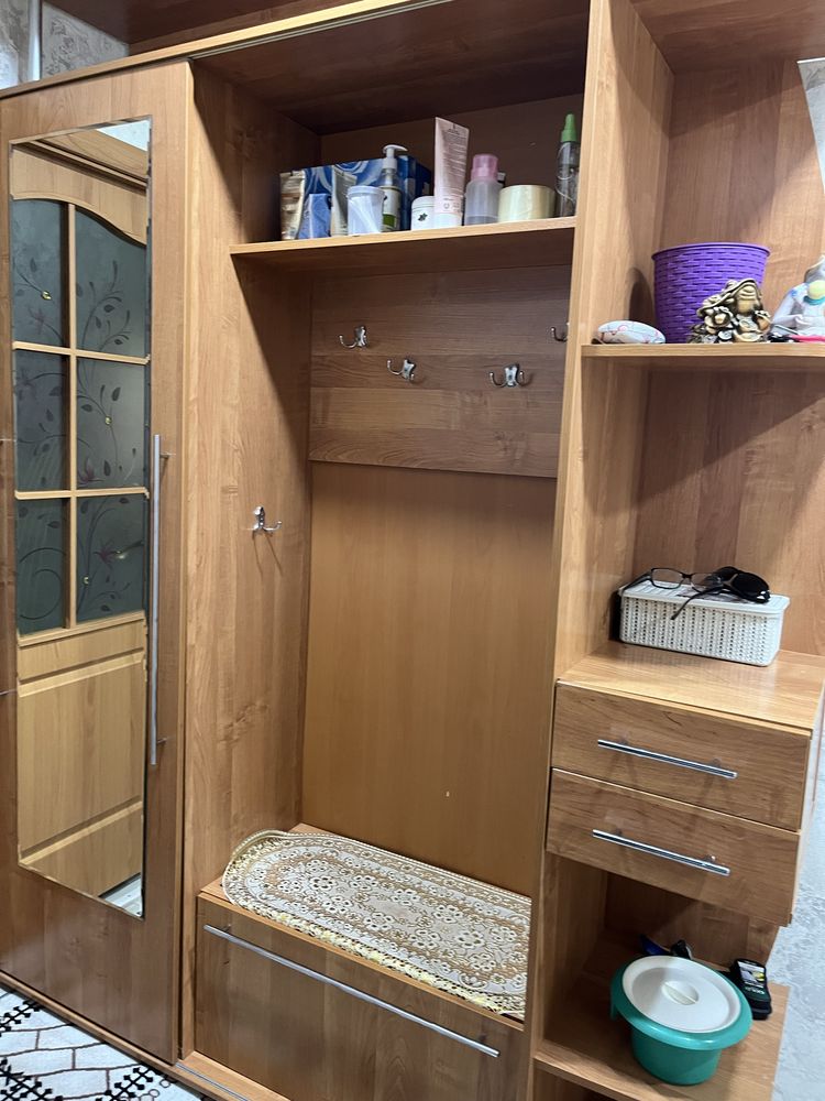 Продам прихожую мебель