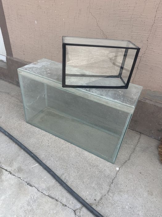 Аквариум большой длинна 100 см,высота 61см, ширина 36 см . Маленький д