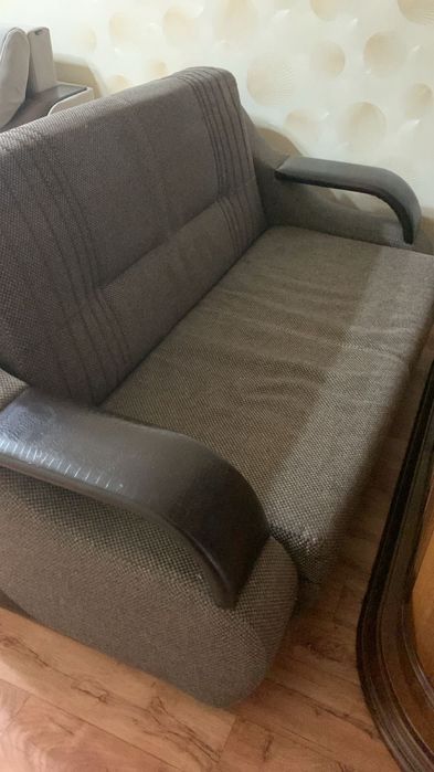 Продается диван в хорошем состоянии четкий туда сюда