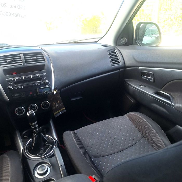 Продавам един истински здрав семеен автомобил .