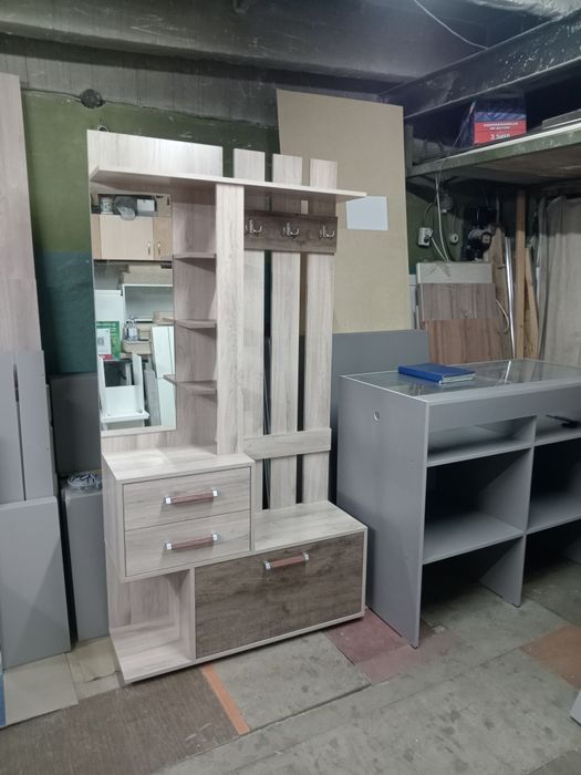 Продам новую прихожую