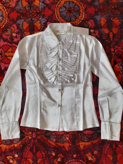 Продам блузки новые по 3000 тенге.