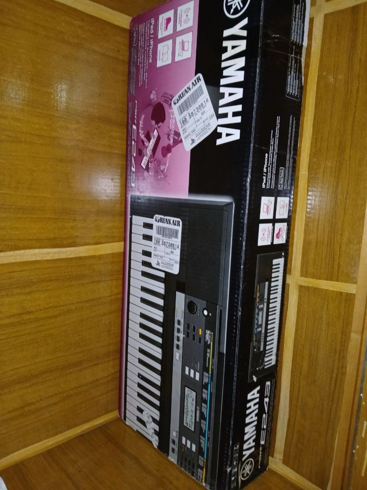 Синтезатор Yamaha psr e-243