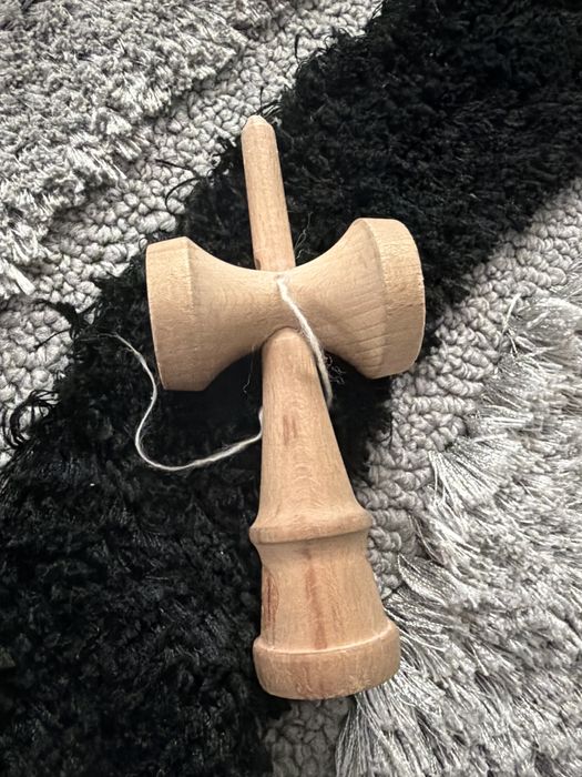 Kendama x.  Cu grip