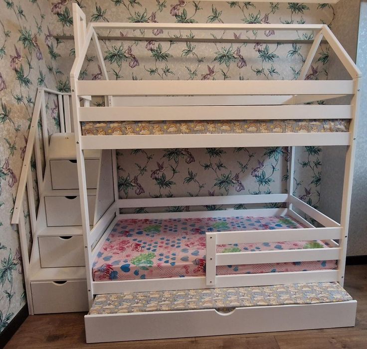 Трёх местная кровать