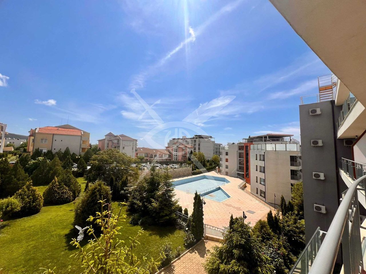 Продава се Двустаен апартамент в Свети Влас - 97 кв.м за 1289 €/кв.м - Снимка #2