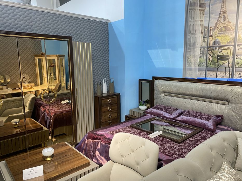 Спальный гарнитур ТЕСКАНЬ из цельного дерева в упаковке