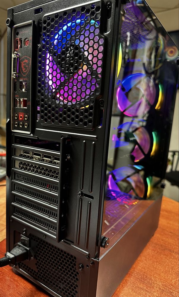 Бюджетен Геймърски компютър, full hd, Ryzen 5, rtx 3060, 16gb, nvme