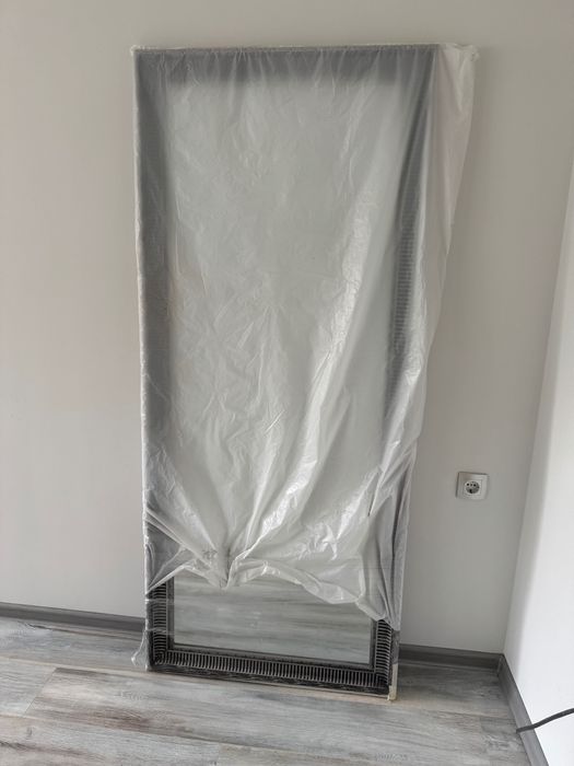 Чисто ново огледало