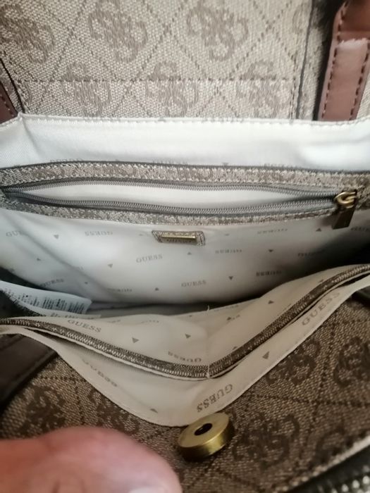 Poșetă Guess model deosebit