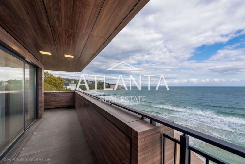 3-стаен в Варна, област-к.к. Св.Св. Константин и Елена площ 217 цена