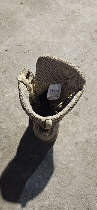 Vând bocanci vara viper . Mărimea 43