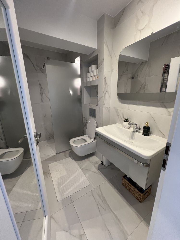 Vand apartament cu 2 camere