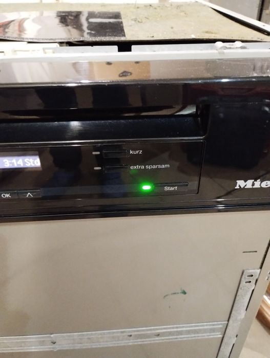 Съдомиялна MIELE Auto Open black edition