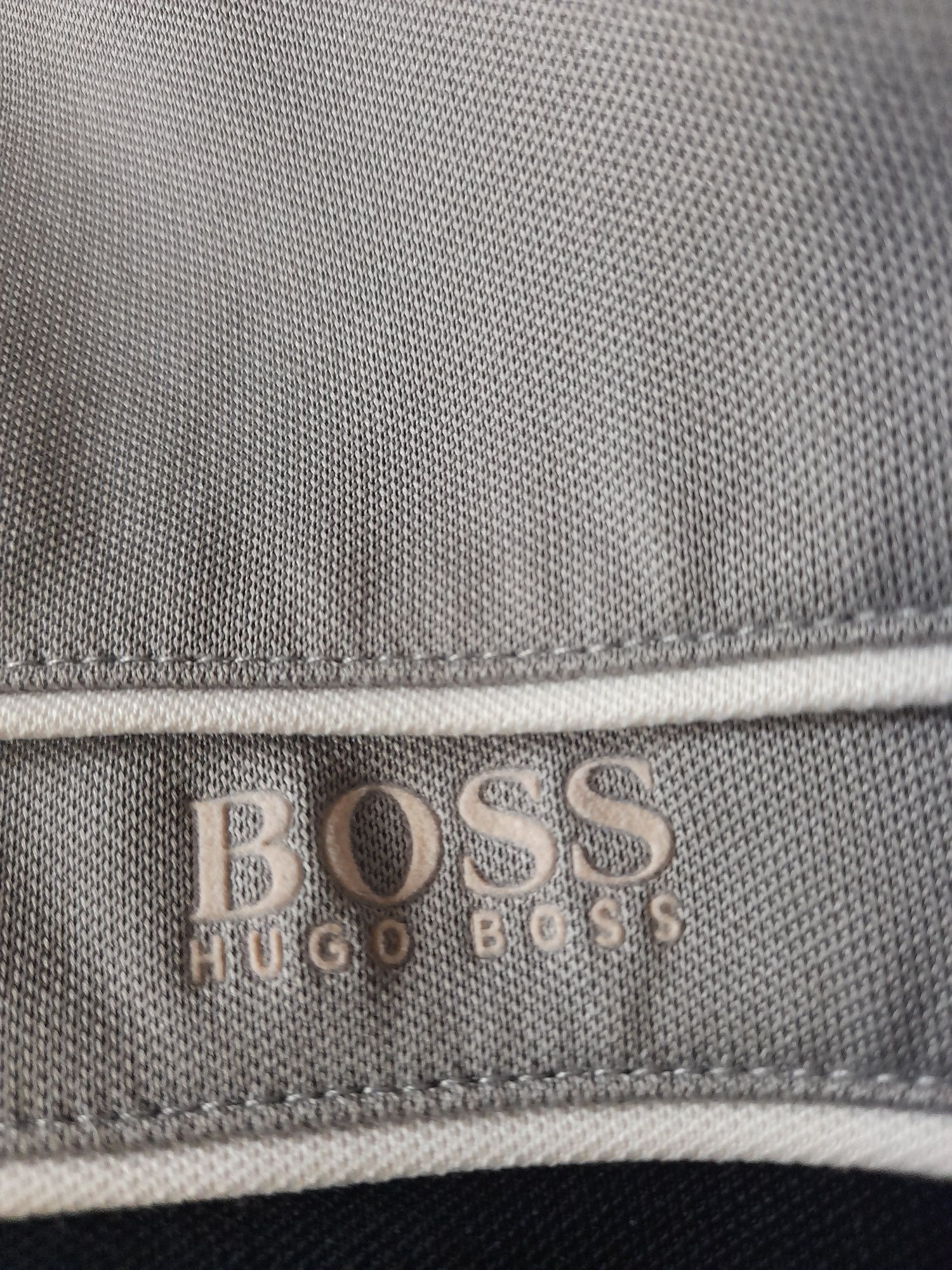 BOSS мъжко горнище L- XL размер.