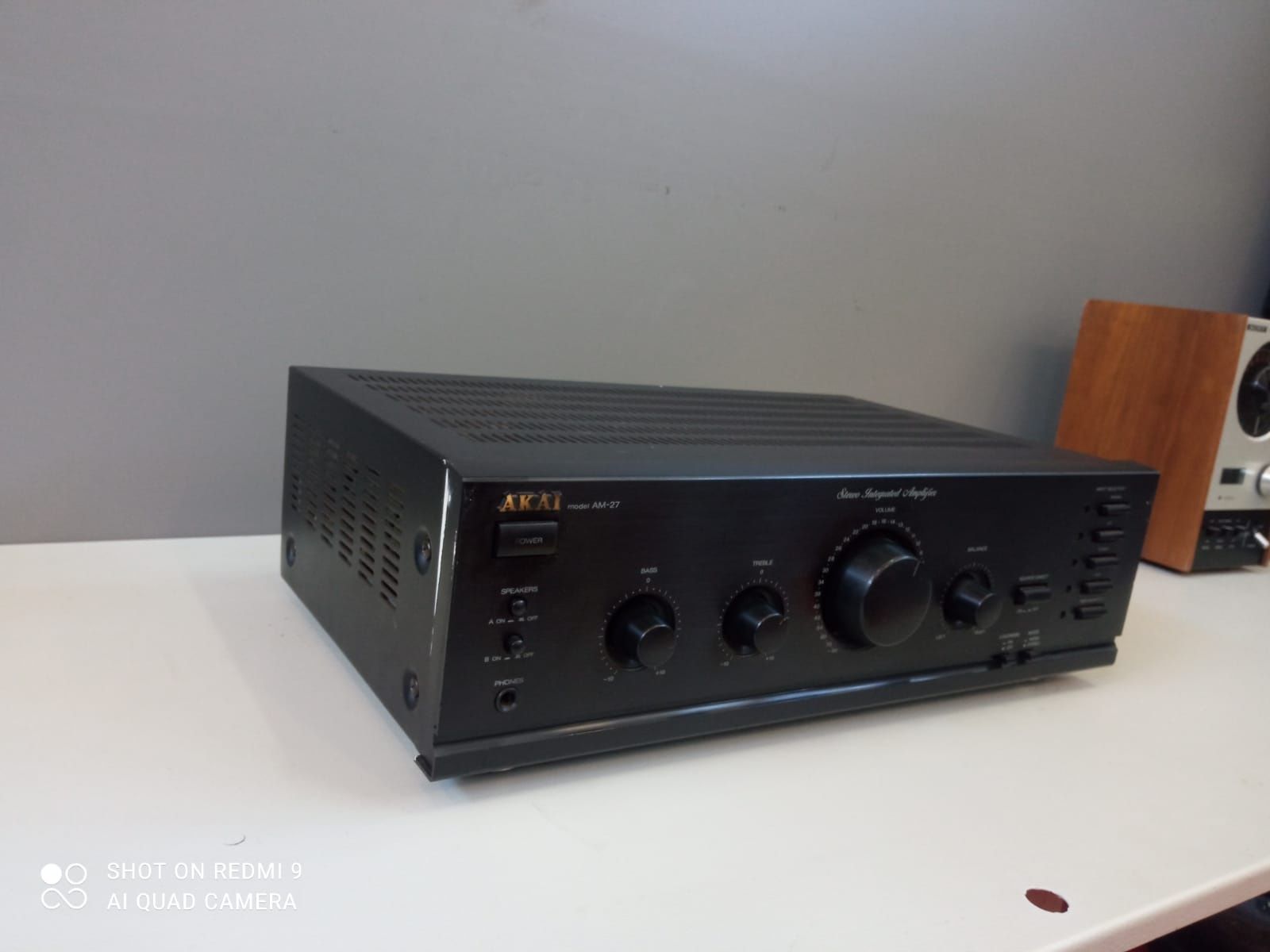 Amplificator Integrat Stereo Akai AM-27